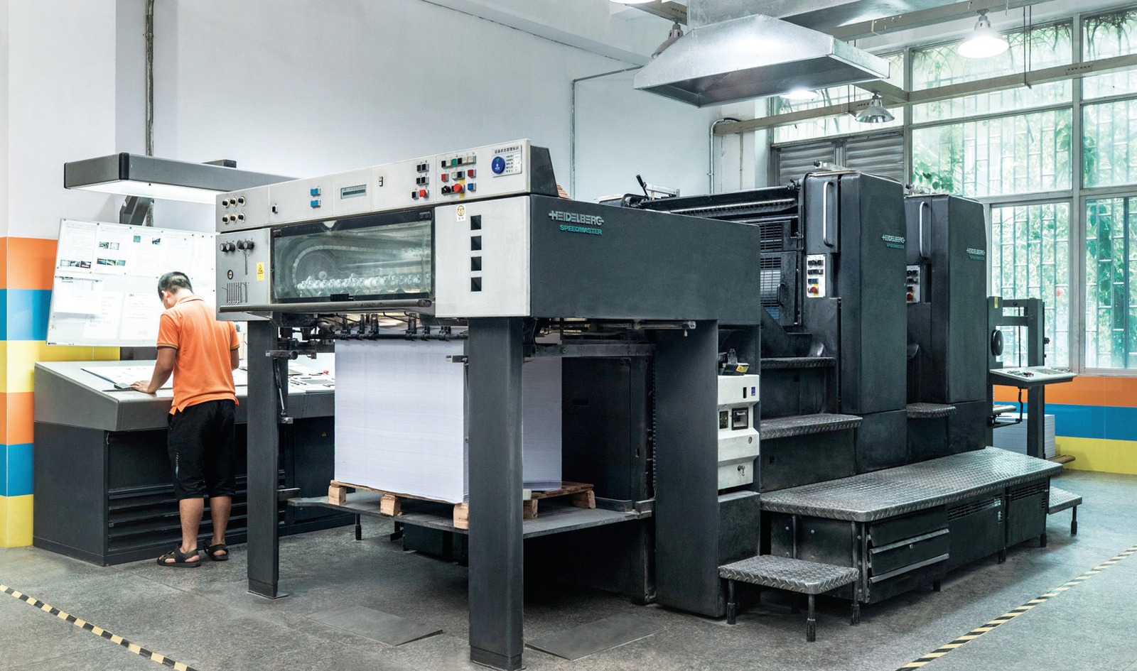 HEIDELBERG CD 102 two-colour offset press